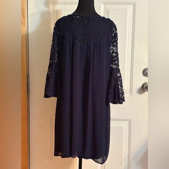 Luxology Blue Bell Sleeve Crew Neck Dress size M - Picture 4 of 10